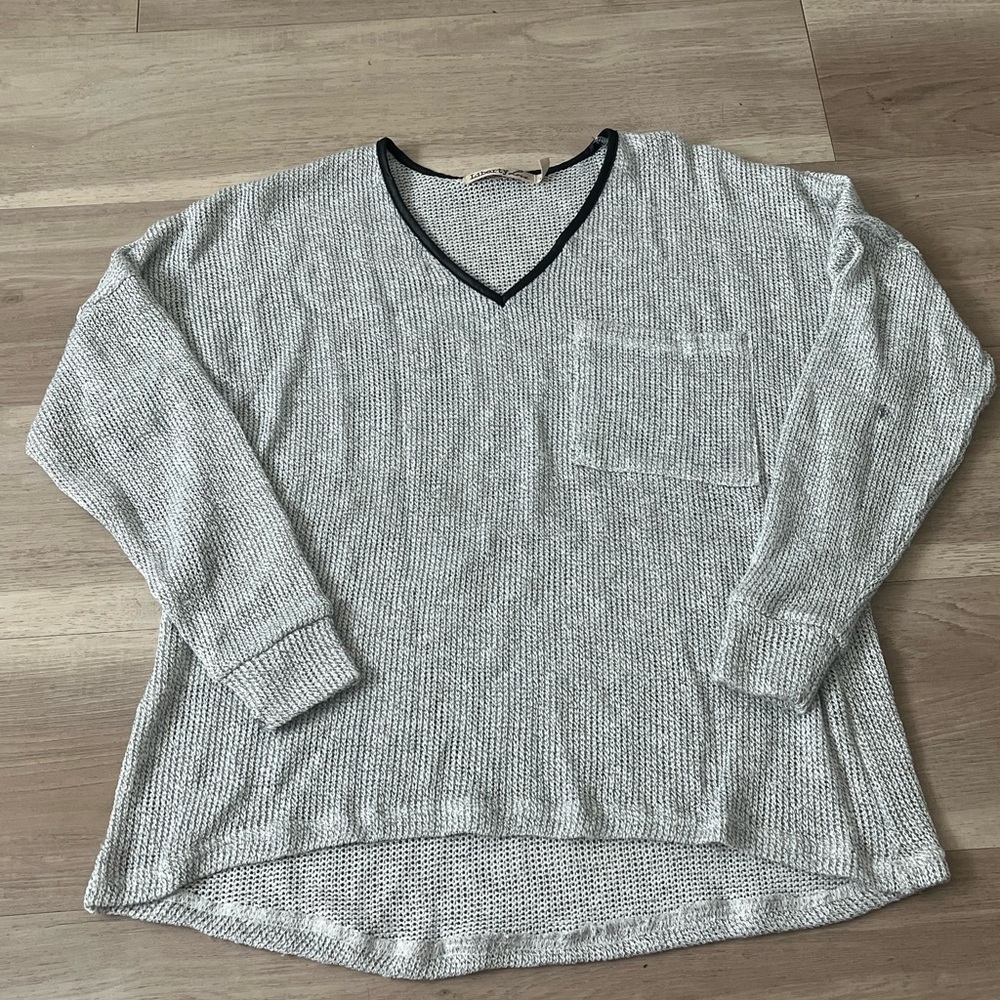 LibertyLove Grey-White Knit Y2K Sweater Size Small